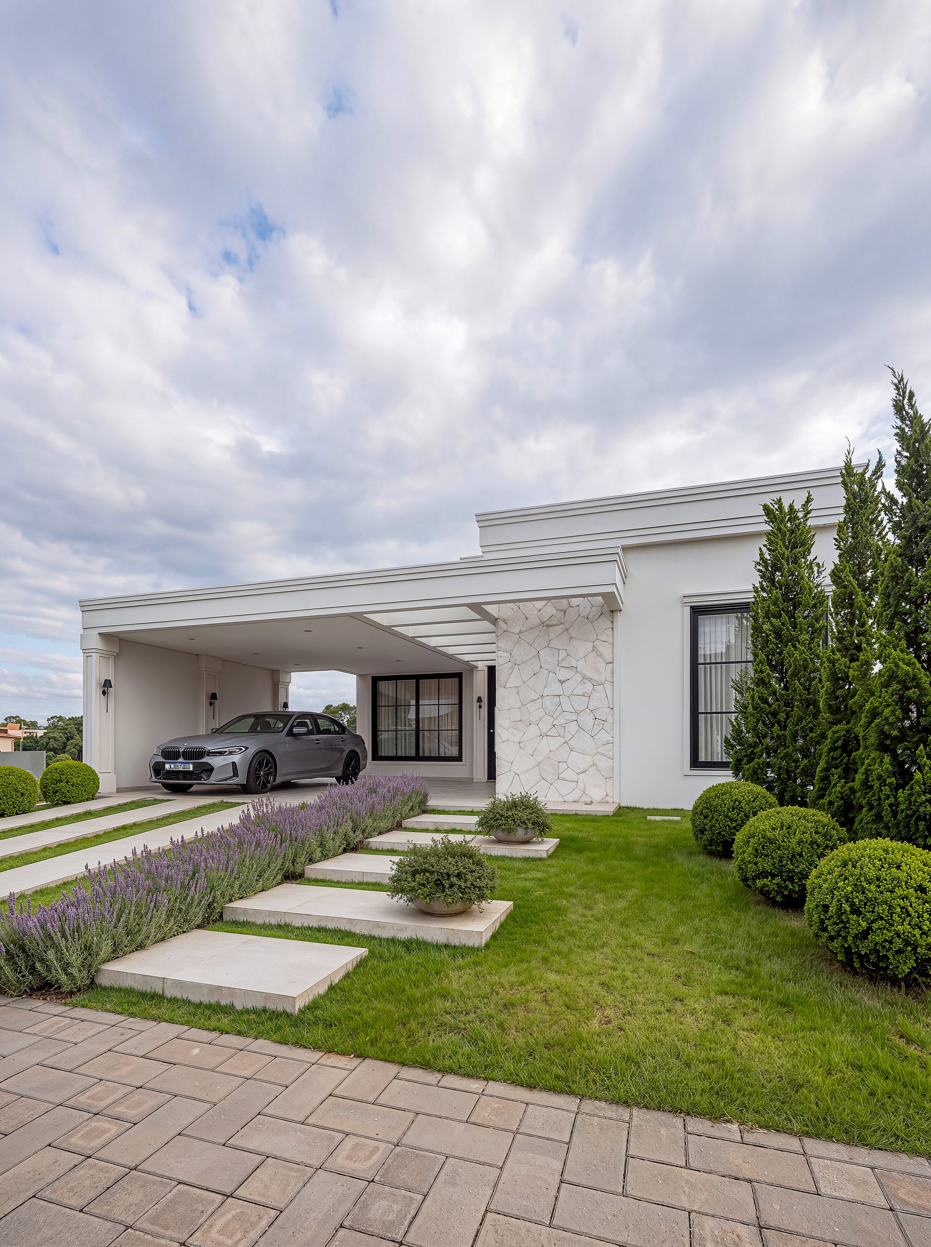 Fachada da Casa Merlot, estilo neoclássico