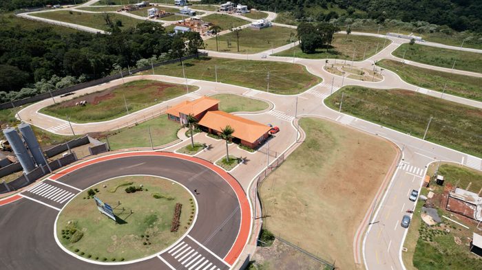 Portaria e rotatória do condomínio Real Park